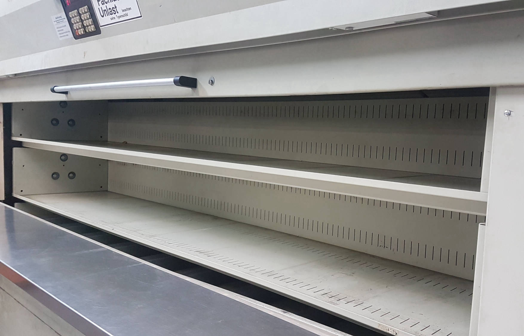kardex-umlaufregal-paternoster-typ-502-4810-3-2000x1125.jpeg